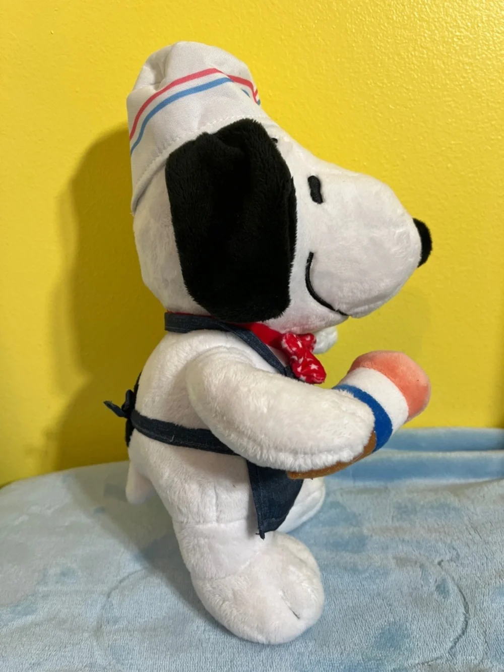 Peanuts Snoopy Ice Cream Plush 11” NWT Stay Cool Summer Toy
